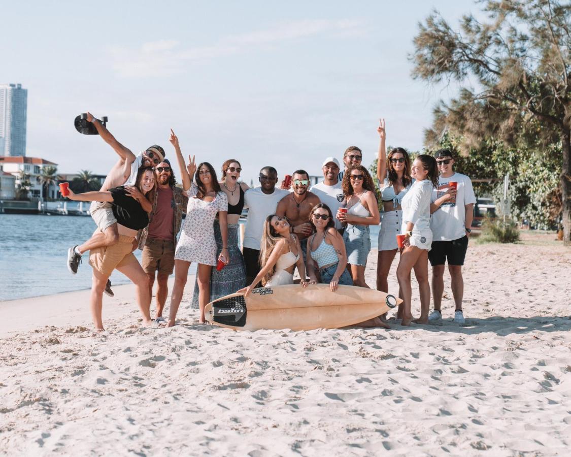 Budds In Surfers Backpackers Gold Coast Exterior photo